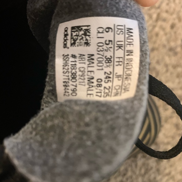 Boys Adidas Nemeziz Messi cleats - Size 6 - Picture 5 of 6